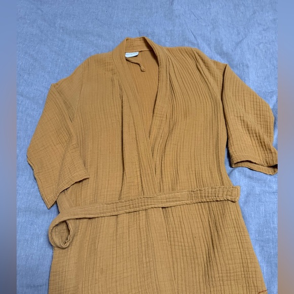 Mustard Yellow Textured Robe Parachute small - Picture 4 of 5